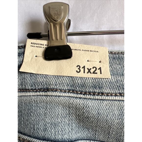 Women’s Size 31x21 KanCan Capri High Rise Distressed Light Wash Jeans NWT - Picture 11 of 15